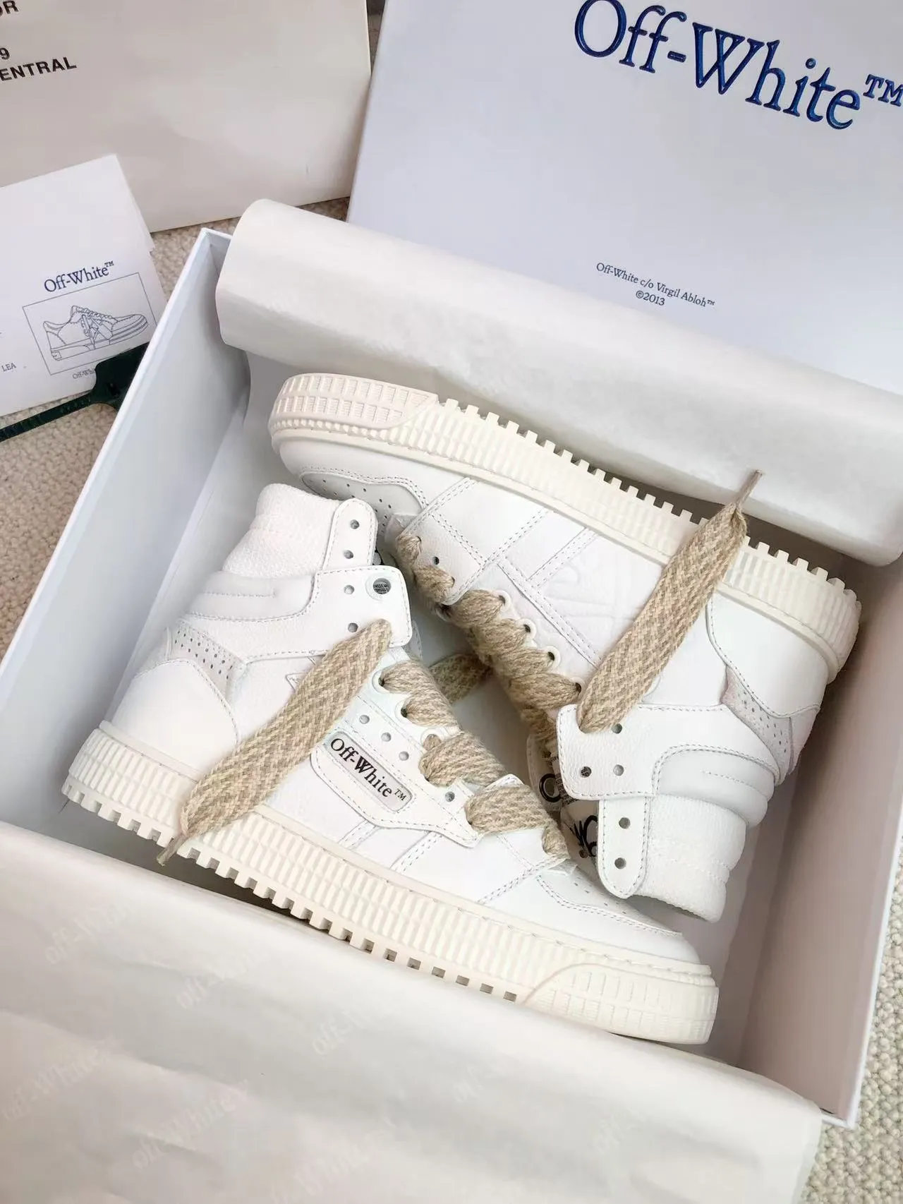 Men's men's shoes P660! 🌈🌈OFF WHITE🌈🌈 ⚡️Couple model⚡️🍓New color🍓 👉Ex-factory price: 130-45 The latest spring model of Gaobang street casual Martin style masterpiece, released the highest quality version on the market 👊 Series original mold opening, original lasting, production technology 1:1 original ➰🔜The best choice for more and more celebrities and Internet celebrities🔸In the classics Changes in the code🔸Innovate in the trend🔸Strive to break away from the shackles of bad street design🔝Although he is not the originator of fashion design, he is definitely a shining dark horse in avant-garde design🐴🆙Do not follow the trend🔅Not universal beauty🔅 Fabric💯First-layer cowhide Lining💯Imported skin-friendly and environmentally friendly polyester mesh Foot pads💯Original molded high-elastic environmentally friendly molding pads Midsole💯Original lasting process Outsole💯Rubber outsole Packaging💯Official website synchronized full set of packaging (brand wrapping paper, brand certificate, brand cloth bag)